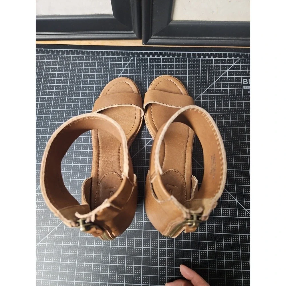 Frye Women's Brielle Back‎ Zip Heeled Sandal, Cognac, women Sz 9.5M